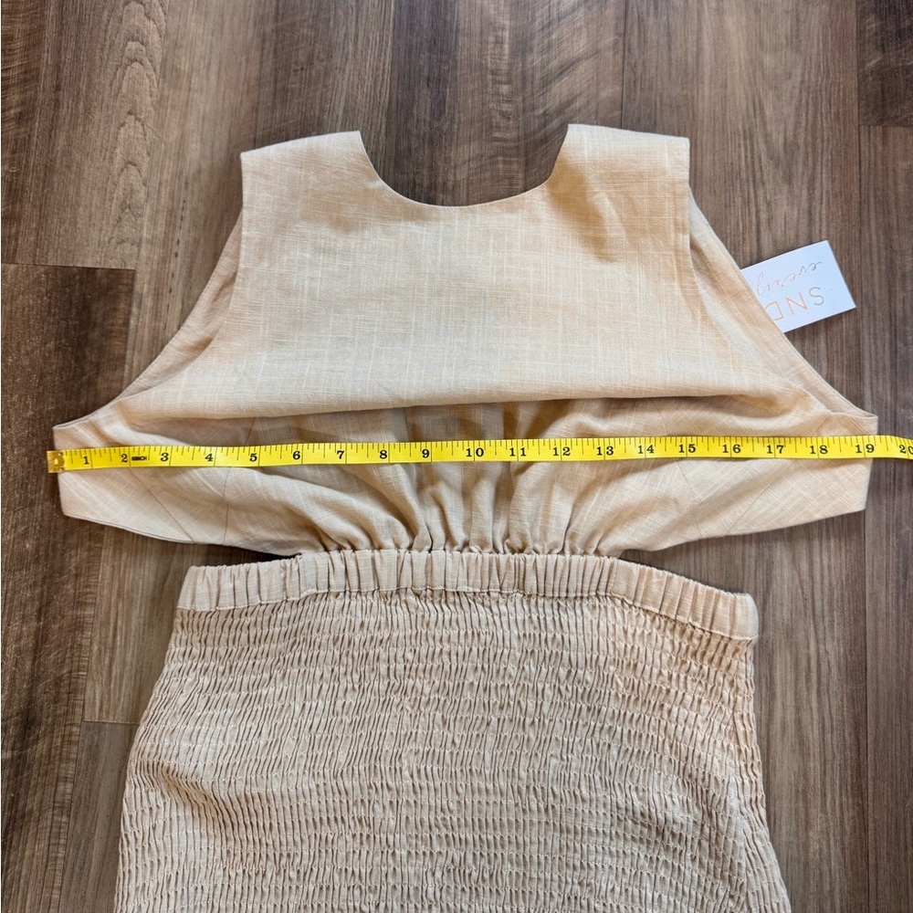 Sleeveless Cream Maxi Dress with Cutout Waist - Picture 7 of 16